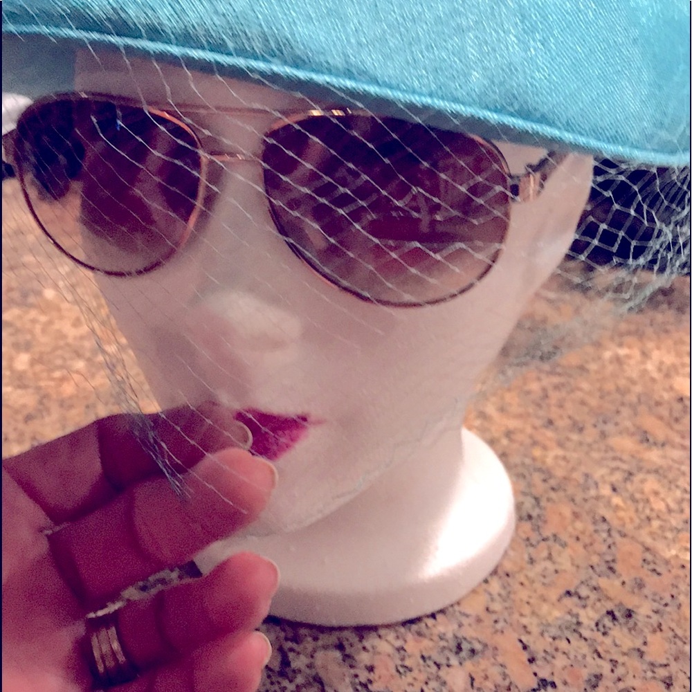Woman’s Hat with netting Size  S/M